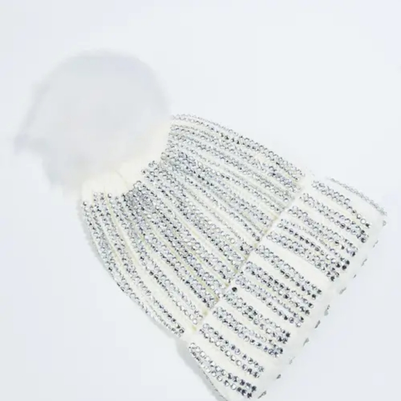 Pompom beanie hat - Picture 1 of 3